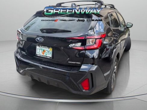 Used 2024 Subaru Crosstrek 2.0i Premium AWD/4WD image 2