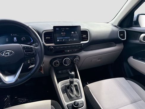 Used 2023 Hyundai Venue SEL image 22