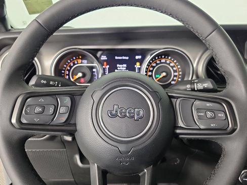Used 2023 Jeep Gladiator Sport AWD/4WD image 21