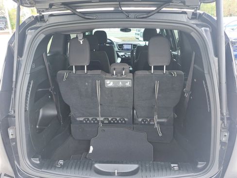 Used 2019 Chrysler Pacifica Touring Plus w/ S Appearance Package image 31