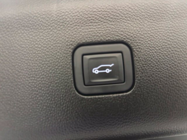Used 2024 Buick Enclave Essence w/ Sport Touring Edition AWD/4WD image 13