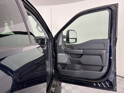 Certified 2025 Ford F350 Lariat image 30