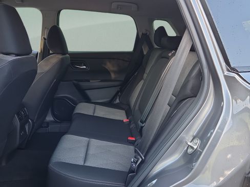 Used 2024 Nissan Rogue SV FWD image 10