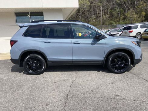 Certified 2024 Honda Passport Black Edition image 2