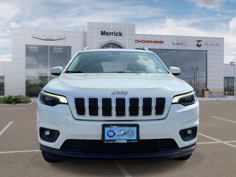 Used 2019 Jeep Cherokee Latitude Plus w/ Cold Weather Group AWD/4WD image 3
