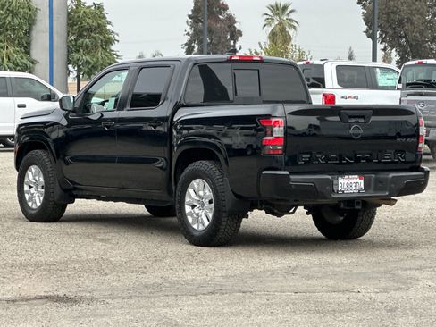 Used 2022 Nissan Frontier SV w/ SV Premium Package image 6