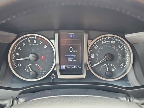 Used 2022 Toyota Tacoma SR5 AWD/4WD image 27