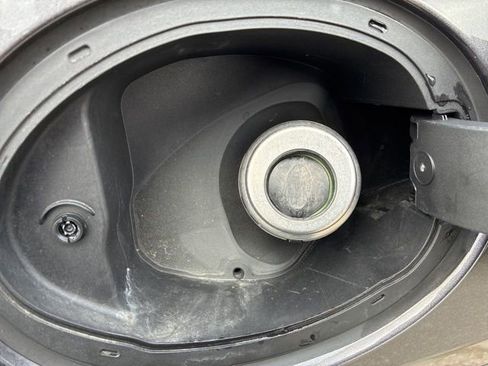 Used 2020 Jeep Cherokee High Altitude image 12