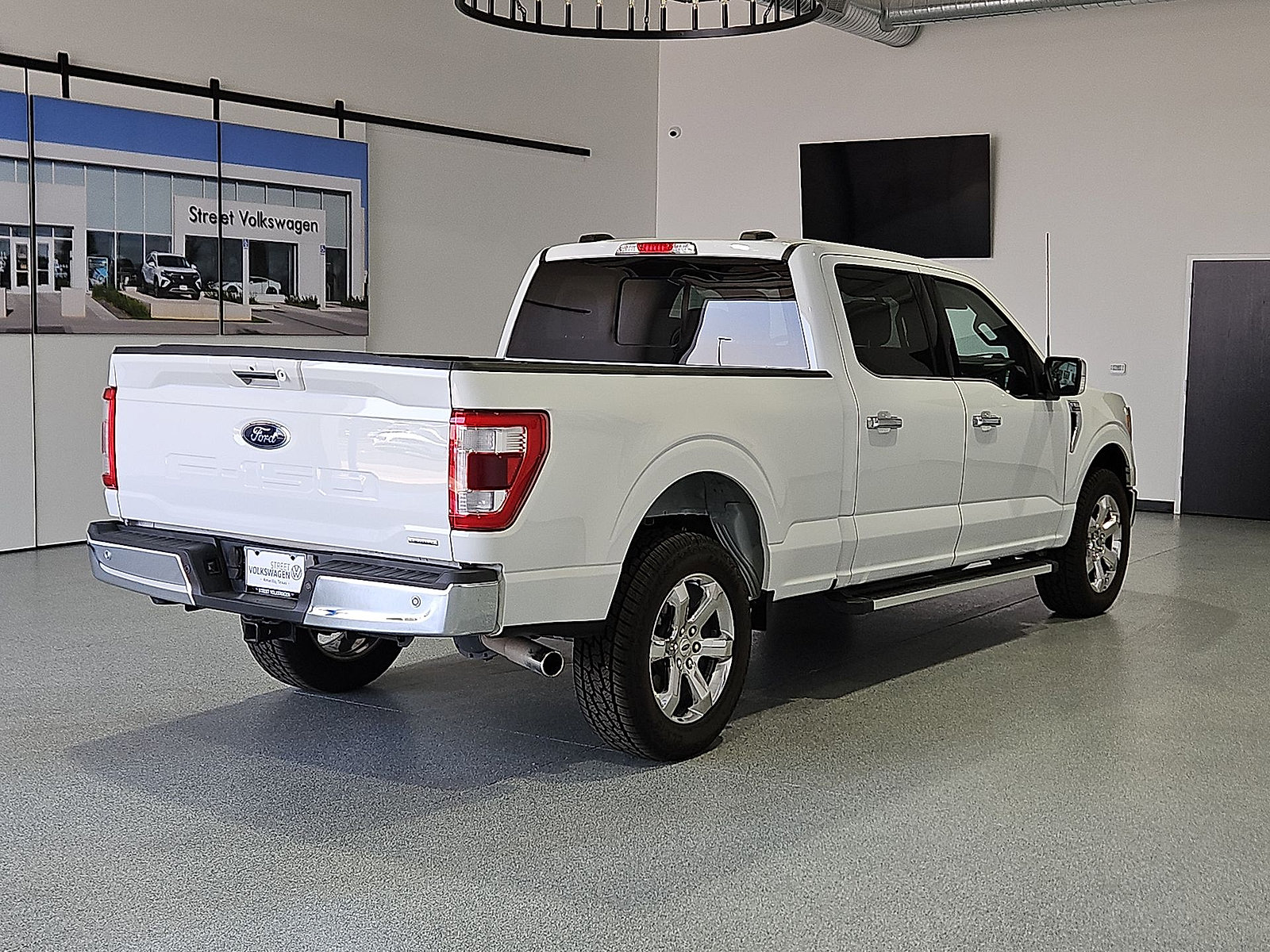Used 2023 Ford F150 Lariat AWD/4WD image 8