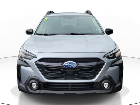 Used 2025 Subaru Outback Premium w/ Popular Package #1A AWD/4WD image 2