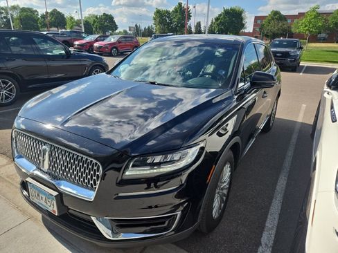 Used 2019 Lincoln Nautilus Premier AWD/4WD image 6