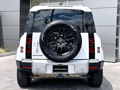 Used 2024 Land Rover Defender 110 S AWD/4WD image 4