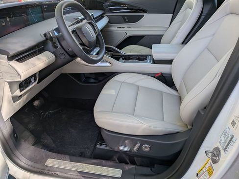 New 2026 Lincoln Nautilus Premier image 15