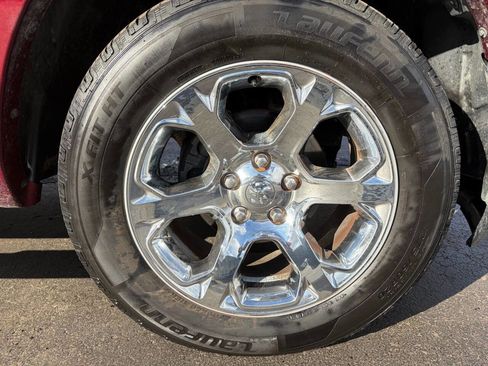 Used 2016 RAM 1500 Laramie w/ Convenience Group image 9