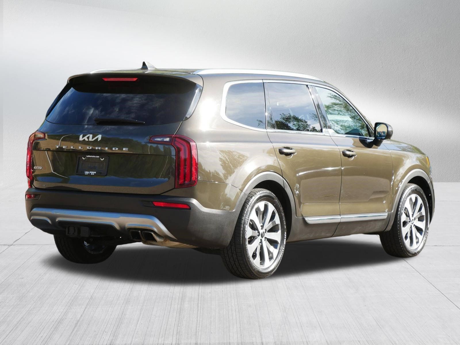Certified 2022 Kia Telluride EX w/ EX Premium Package AWD/4WD image 7