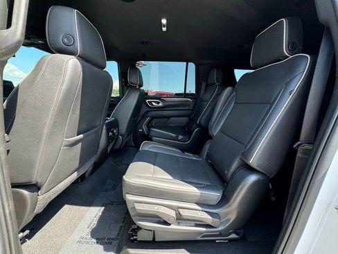 Used 2022 Chevrolet Suburban Premier RWD image 36