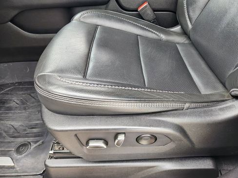 Used 2022 GMC Yukon XL Denali image 23