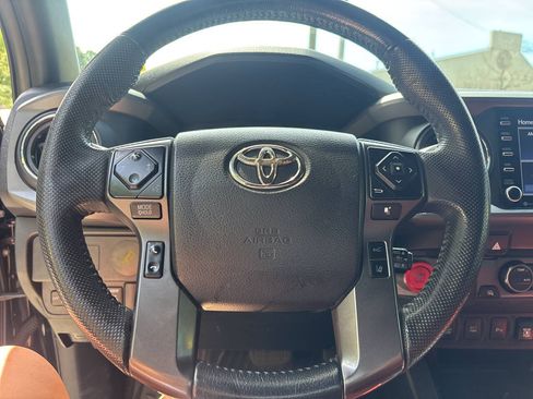 Used 2021 Toyota Tacoma TRD Sport w/ Technology Package RWD image 14