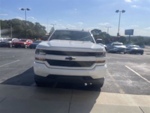 Used 2018 Chevrolet Silverado 1500 Custom w/ Custom Value Package RWD image 3