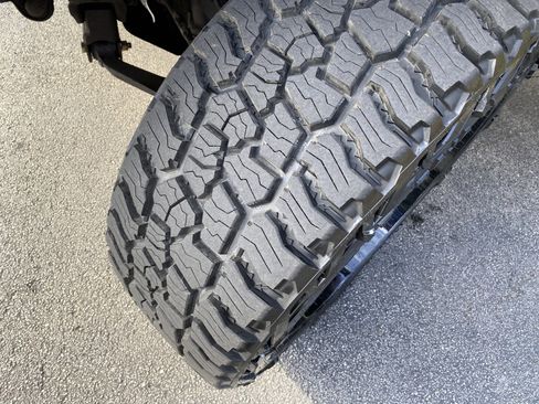 Used 2021 GMC Sierra 2500 AT4 w/ AT4 Premium Plus Package image 13