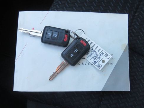Used 2018 Mitsubishi Eclipse Cross ES FWD image 38