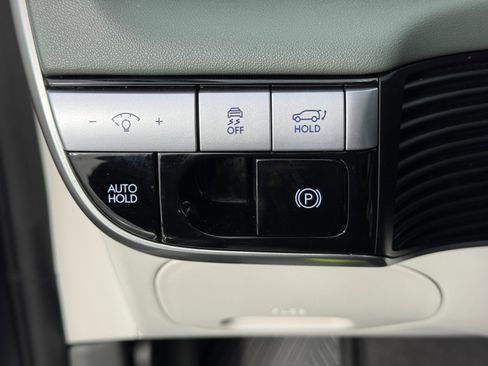 Used 2023 Hyundai Ioniq 5 Limited image 18