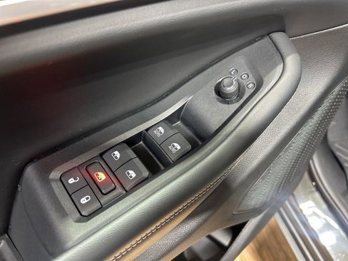 Certified 2023 Jeep Grand Cherokee L Limited image 30