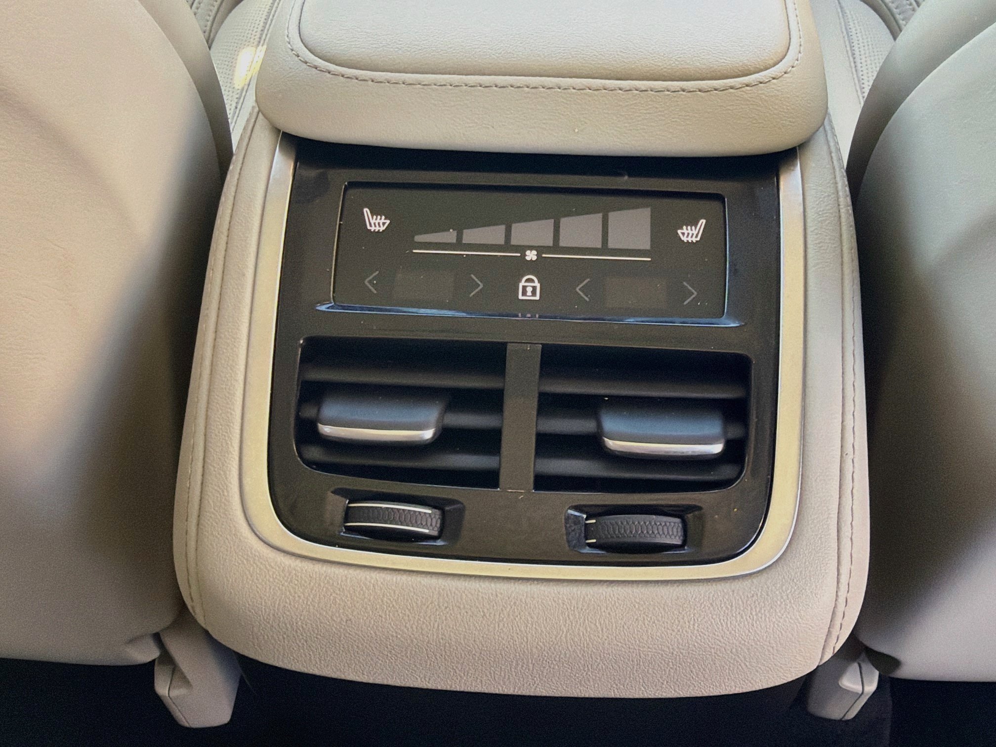 Used 2026 Volvo XC90 B6 Ultra AWD/4WD image 29