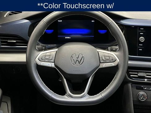 Used 2022 Volkswagen Taos SE image 9