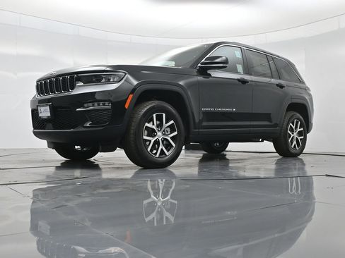 New 2025 Jeep Grand Cherokee Limited image 44