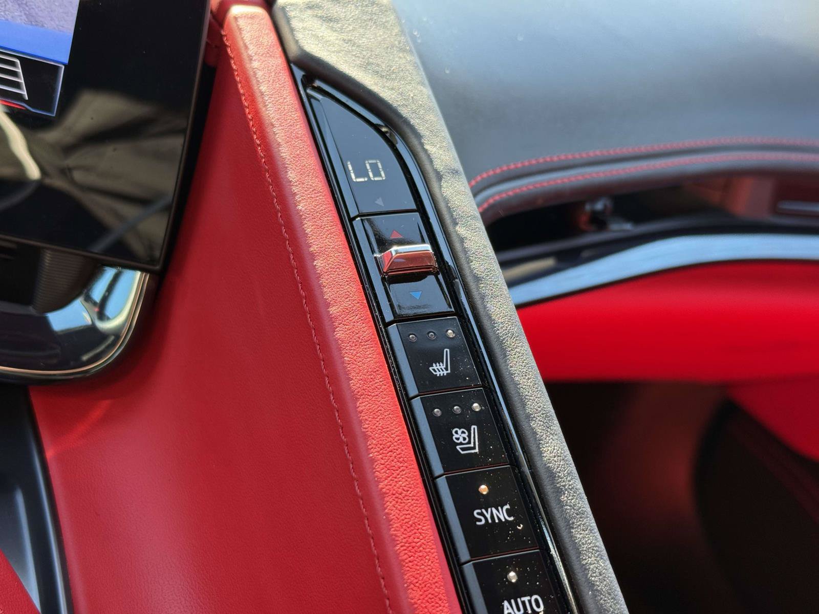 Used 2024 Chevrolet Corvette Stingray Premium Conv w/ Z51 Performance Package RWD image 26