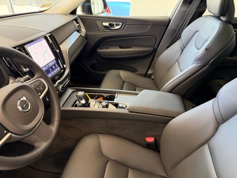 Certified 2025 Volvo XC60 B5 Core AWD/4WD image 13