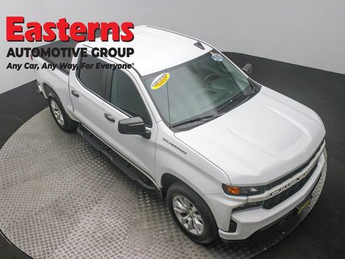 Used 2022 Chevrolet Silverado 1500 Custom image 3