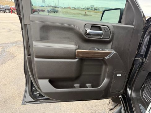 Used 2020 Chevrolet Silverado 1500 LT Trail Boss image 10