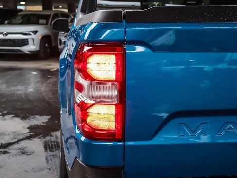 New 2025 Ford Maverick XL image 9