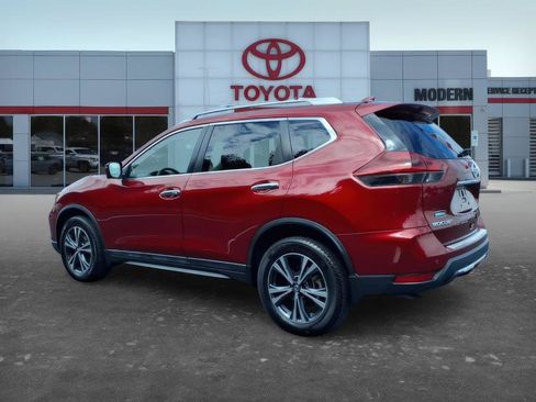 Used 2019 Nissan Rogue SV w/ Premium Package AWD/4WD image 3