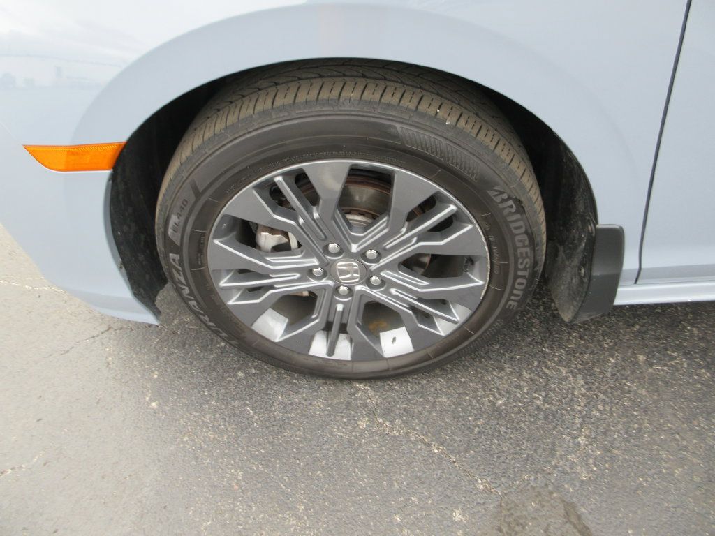 Used 2025 Honda Odyssey Touring image 15