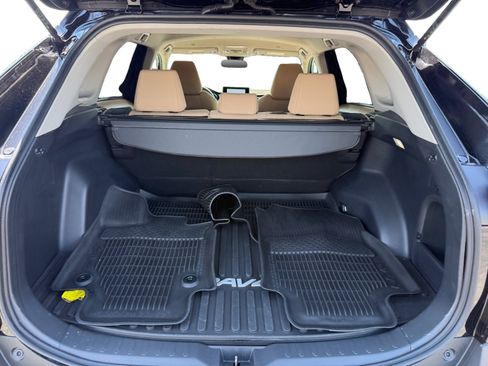 Used 2025 Toyota RAV4 XLE AWD/4WD image 17