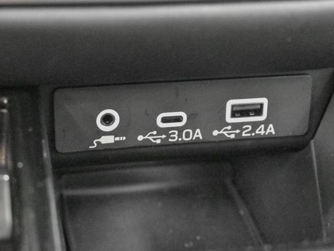 Certified 2025 Subaru Legacy Limited image 22