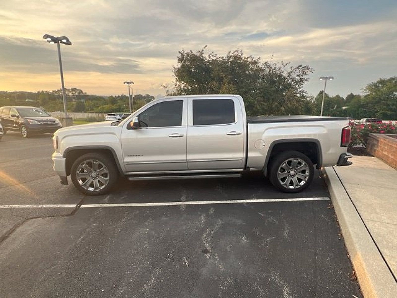 Used 2018 GMC Sierra 1500 Denali w/ Denali Ultimate Package AWD/4WD image 13
