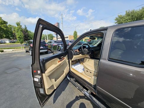 Used 2008 Chevrolet Silverado 1500 LTZ w/ Suspension Package, Off-Road AWD/4WD image 18