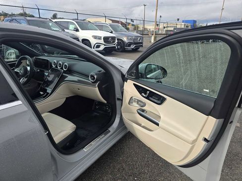 Used 2025 Mercedes-Benz C 300 4MATIC Sedan image 12