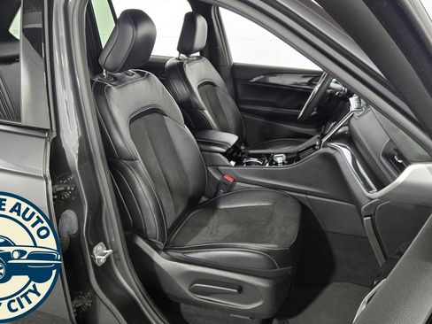 Used 2023 Jeep Grand Cherokee Altitude image 37