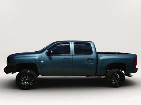 Used 2011 Chevrolet Silverado 1500 LT w/ All-Star Edition AWD/4WD image 6