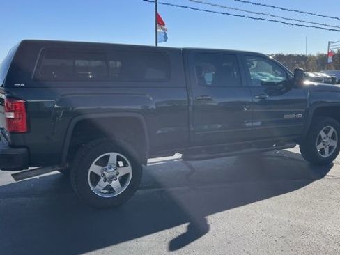Used 2019 GMC Sierra 2500 SLT w/ All Terrain HD Package image 7