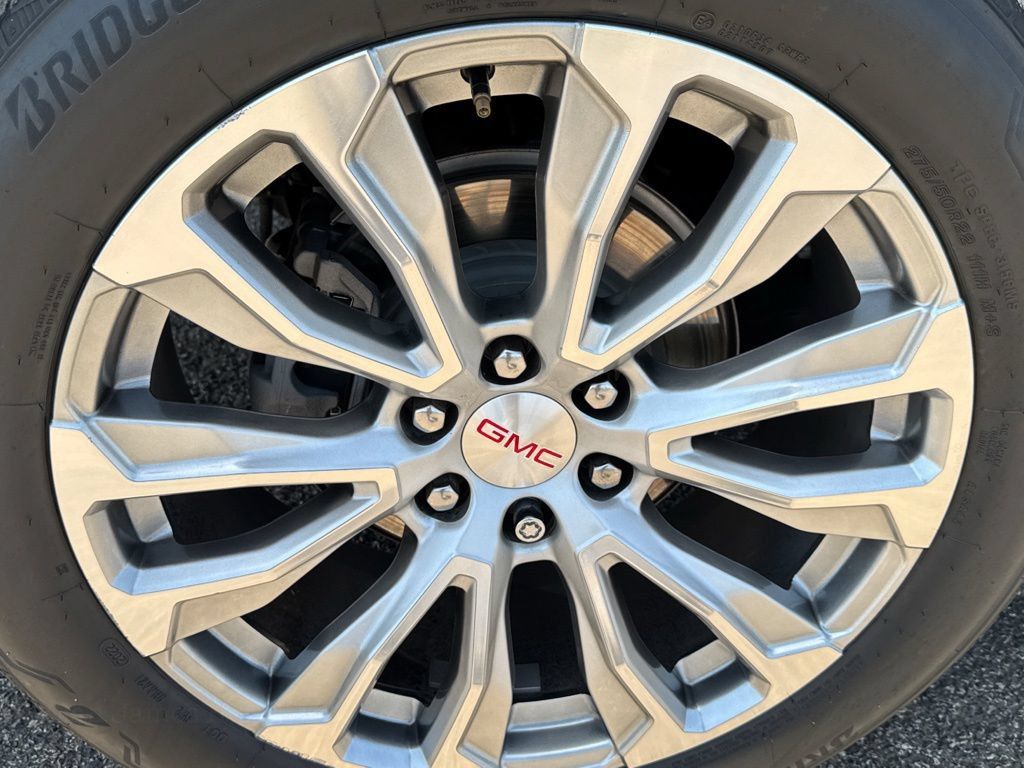 Used 2022 GMC Yukon Denali RWD image 50
