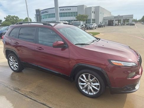 Used 2018 Jeep Cherokee Latitude image 1
