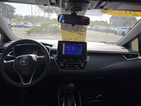 Used 2025 Toyota Corolla SE FWD image 17
