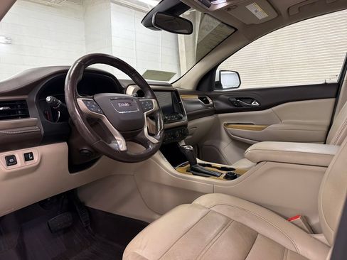 Used 2018 GMC Acadia Denali w/ Technology Package FWD image 6