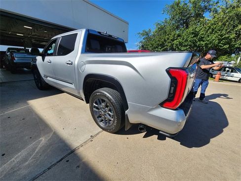 Used 2025 Toyota Tundra Platinum AWD/4WD image 5